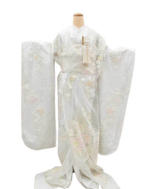 結婚式の色打掛・花嫁用着物|白のオーガンジー地に花車と桜｜着物 